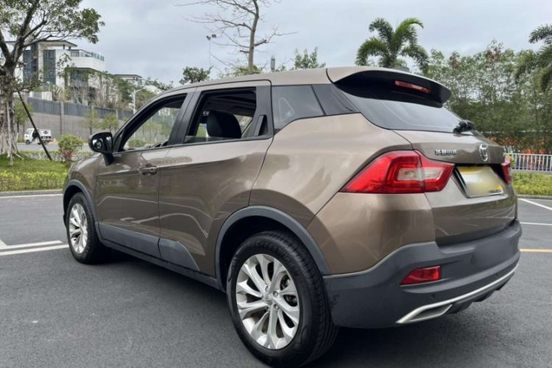Used Brilliance V3 2017 1.5L Manual Smart Model Exterior 9