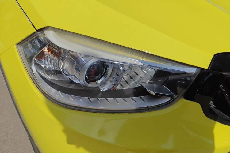 Used Brilliance V3 2017 1.5L Manual Smart Model Right Front Headlight