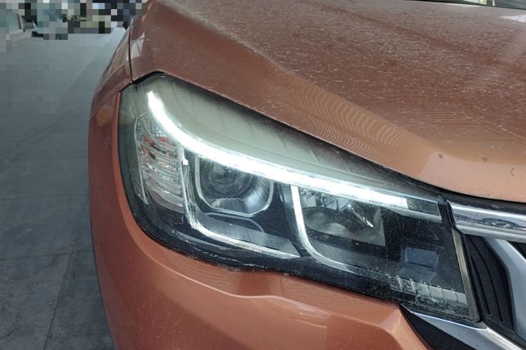 Used Brilliance V3 2017 1.5L Manual Comfort Model Right Front Headlight