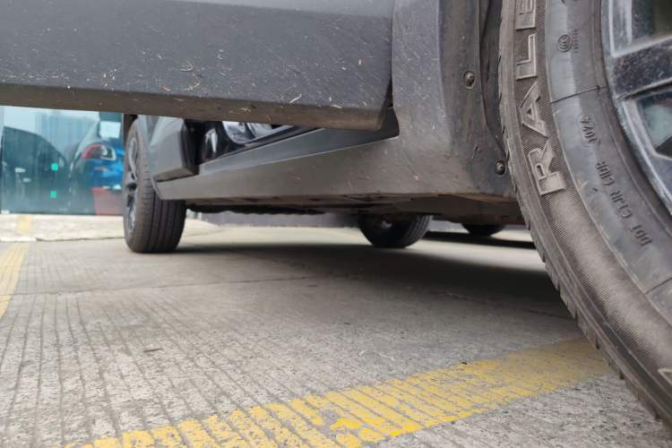 Used Brilliance V3 2020 1.6L Manual Smart Starry Edition Right Side Sill