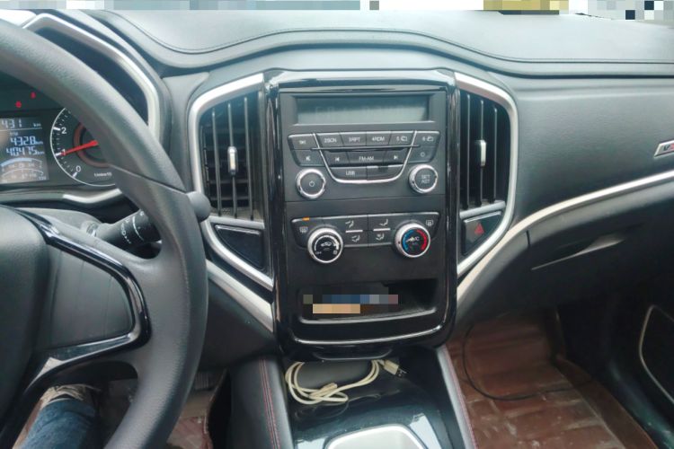 Used Brilliance V3 2020 1.6L Manual Comfort Starry Edition Audio And AC Panel