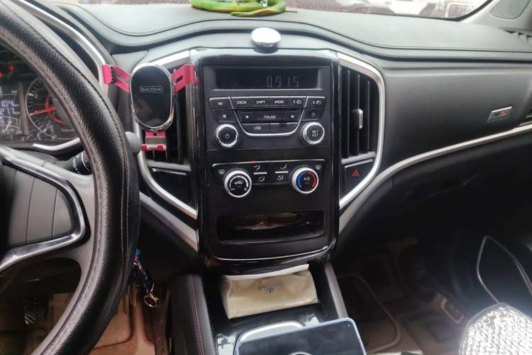 Used Brilliance V3 2020 1.6L Manual Classic Model Audio And AC Panel