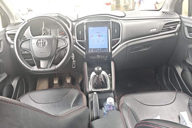 Used Brilliance V3 2020 1.6L Manual Classic Model Center Console