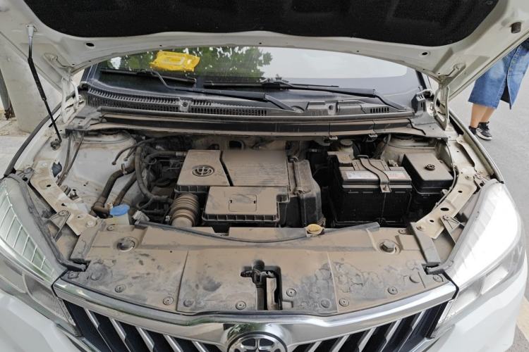 Used Brilliance V3 2020 1.6L Manual Classic Model Engine Bay