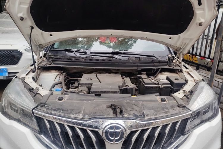 Used Brilliance V3 2020 1.6L Manual Classic Model Engine Bay