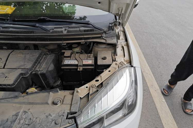 Used Brilliance V3 2020 1.6L Manual Classic Model Engine Bay Left