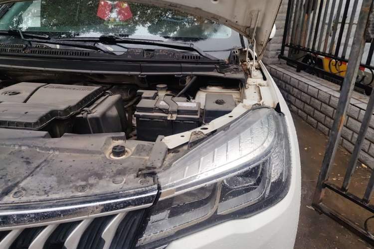 Used Brilliance V3 2020 1.6L Manual Classic Model Engine Bay Left