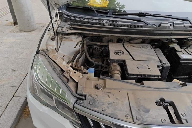 Used Brilliance V3 2020 1.6L Manual Classic Model Engine Bay Right