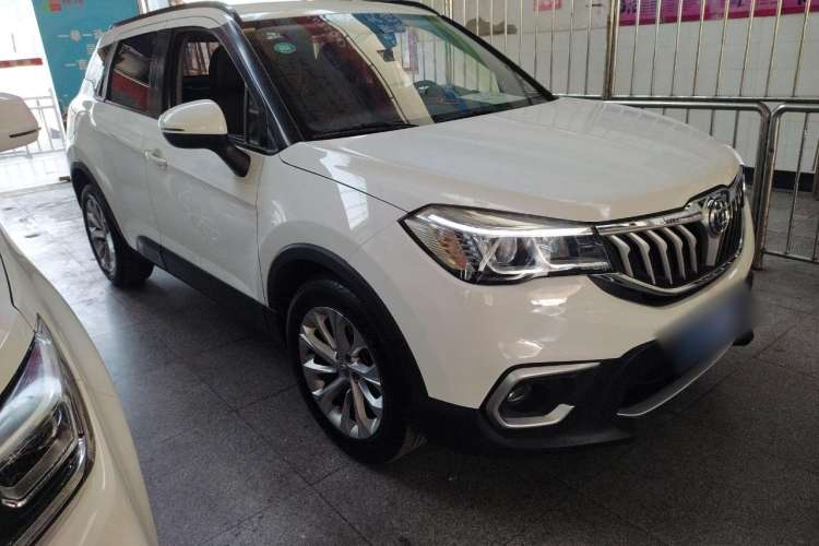 Used Brilliance V3 2020 1.6L Manual Classic Model Exterior 2