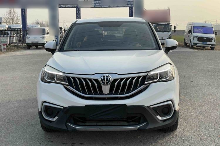 Used Brilliance V3 2020 1.6L Manual Classic Model Exterior 2