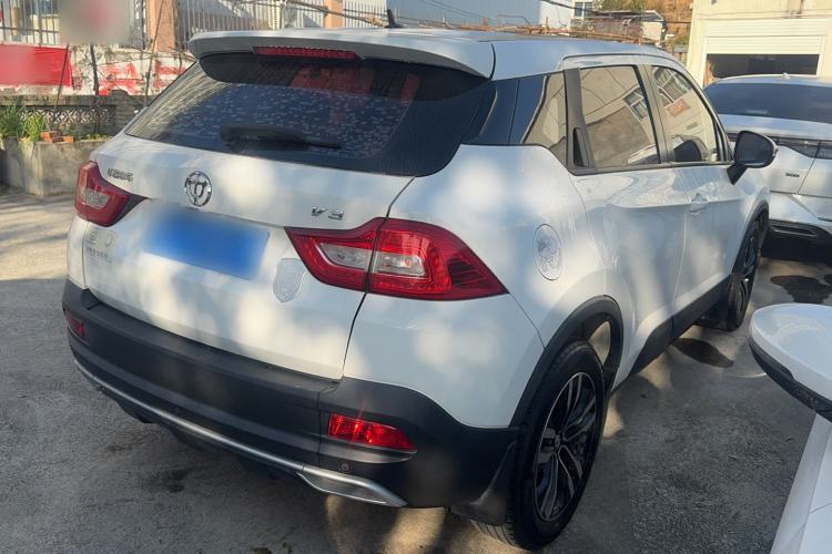 Used Brilliance V3 2020 1.6L Manual Smart Starry Edition Exterior 3