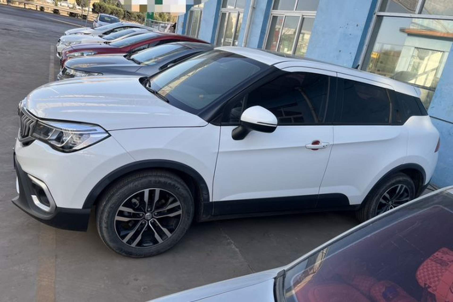 Used Brilliance V3 2020 1.6L Manual Smart Starry Edition Exterior 3