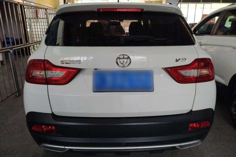 Used Brilliance V3 2020 1.6L Manual Classic Model Exterior 4