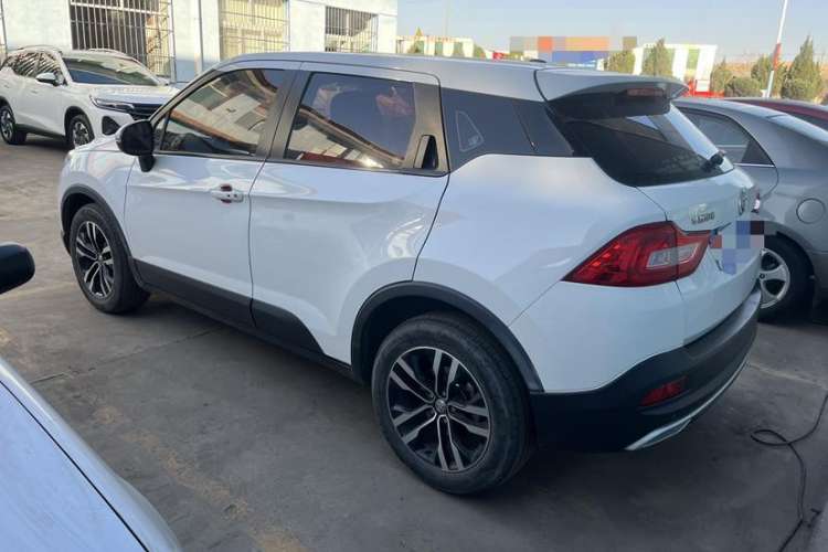 Used Brilliance V3 2020 1.6L Manual Smart Starry Edition Exterior 4