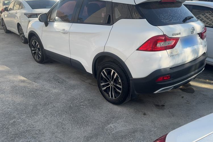 Used Brilliance V3 2020 1.6L Manual Smart Starry Edition Exterior 5