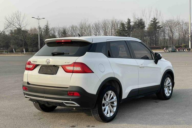 Used Brilliance V3 2020 1.6L Manual Classic Model Exterior 5