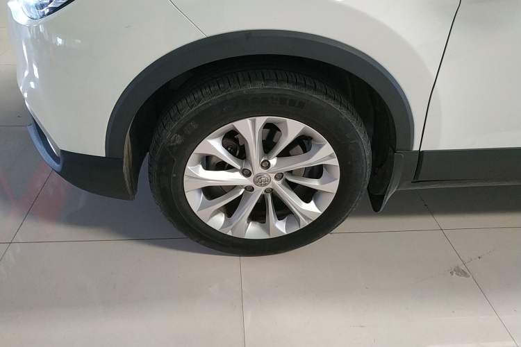 Used Brilliance V3 2020 1.6L Manual Classic Model Exterior 7