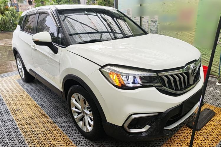 Used Brilliance V3 2020 1.6L Manual Comfort Starry Edition Front Right 45 Deg