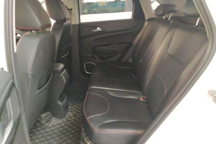 Used Brilliance V3 2020 1.6L Manual Classic Model Interior 1