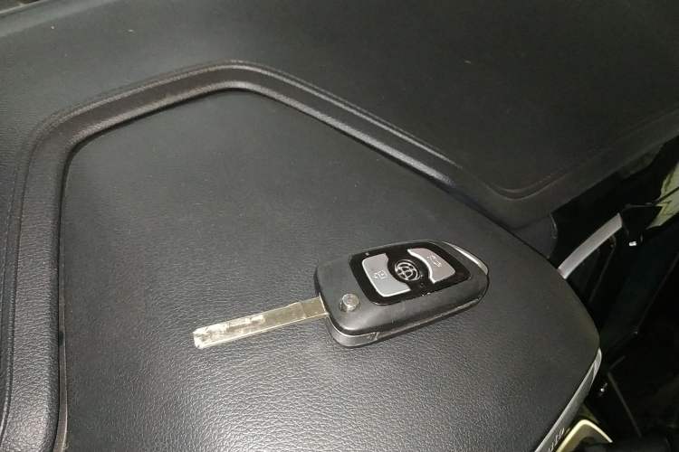 Used Brilliance V3 2020 1.6L Manual Classic Model Interior 1