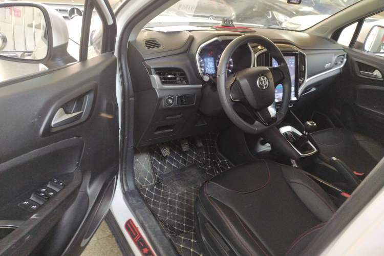 Used Brilliance V3 2020 1.6L Manual Classic Model Interior 2