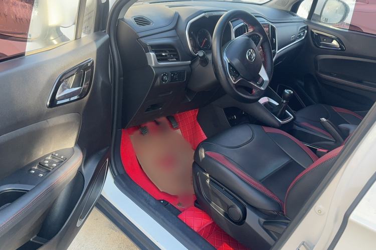 Used Brilliance V3 2020 1.6L Manual Smart Starry Edition Interior 2