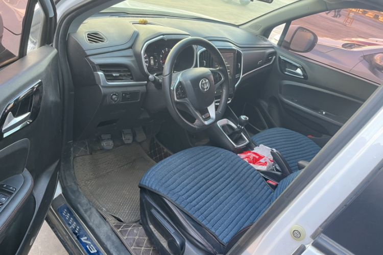 Used Brilliance V3 2020 1.6L Manual Smart Starry Edition Interior 2