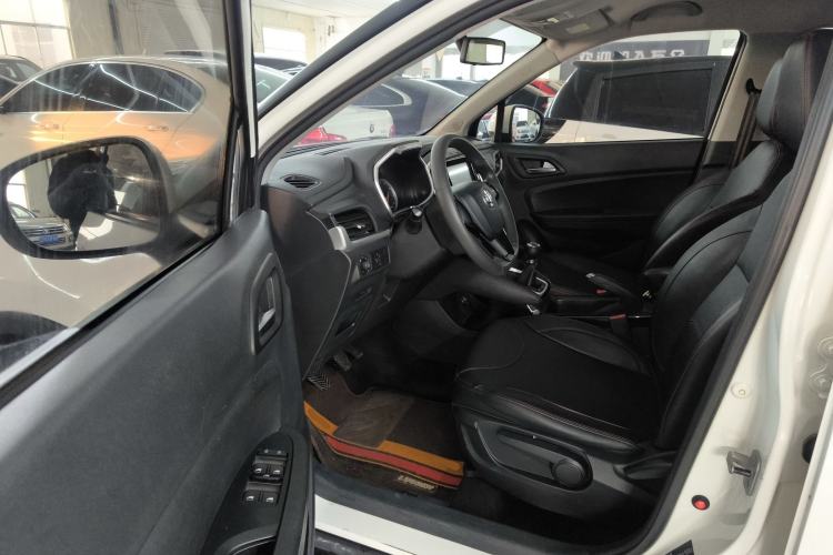 Used Brilliance V3 2020 1.6L Manual Classic Model Interior 3