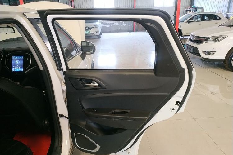 Used Brilliance V3 2020 1.6L Manual Classic Model Interior 6