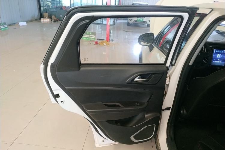 Used Brilliance V3 2020 1.6L Manual Classic Model Interior 8