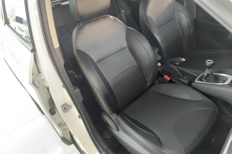 Used Brilliance V3 2020 1.6L Manual Classic Model Right Front Seat