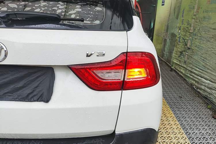 Used Brilliance V3 2020 1.6L Manual Comfort Starry Edition Right Rear Taillight