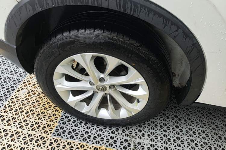 Used Brilliance V3 2020 1.6L Manual Comfort Starry Edition Right Rear Wheel Hub