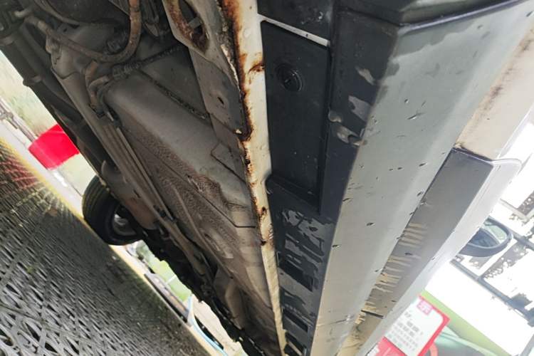 Used Brilliance V3 2020 1.6L Manual Comfort Starry Edition Right Side Sill