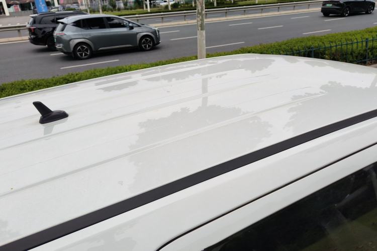 Used Brilliance V3 2020 1.6L Manual Classic Model Roof