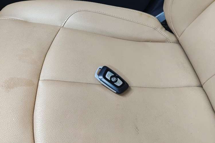Used Brilliance V5 2016 1.5T Automatic Two-Wheel Drive Smart Version Vehicle Key