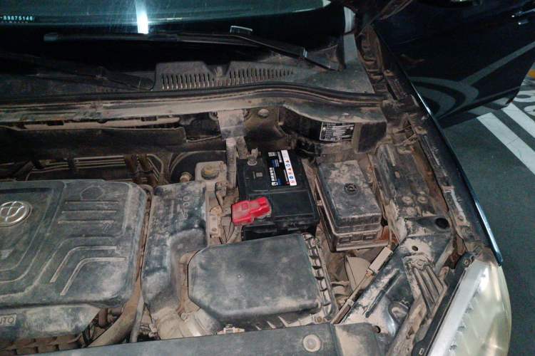 Used Brilliance V5 2012 1.6L Automatic Luxury Version Engine Bay Left