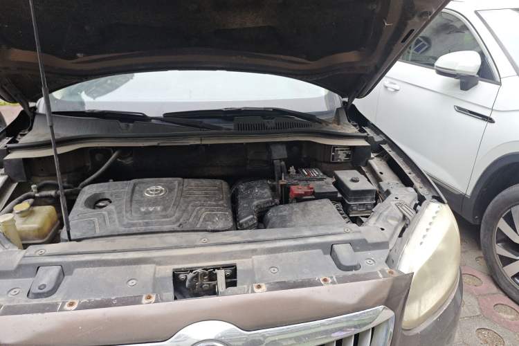 Used Brilliance V5 2012 1.6L Automatic Comfort Edition Engine Bay Left