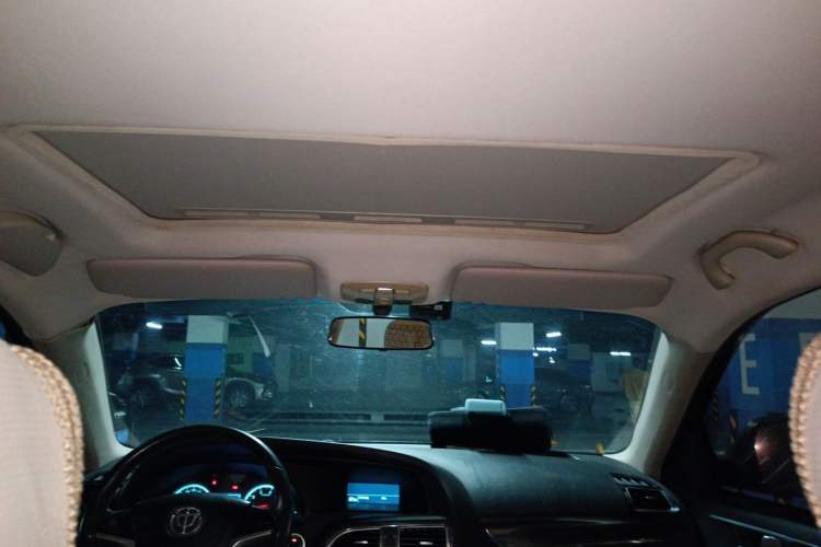 Used Brilliance V5 2012 1.6L Automatic Luxury Version Headliner