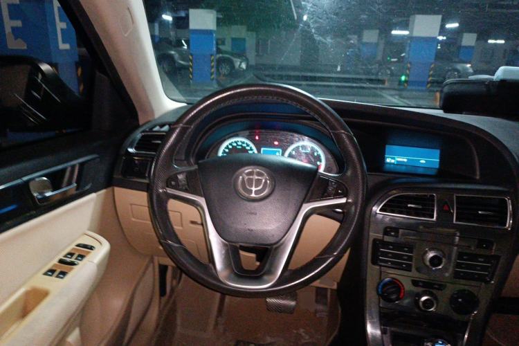 Used Brilliance V5 2012 1.6L Automatic Luxury Version Steering Wheel