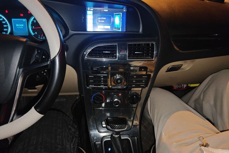Used Brilliance V5 2012 1.6L Automatic Comfort Edition Audio And AC Panel
