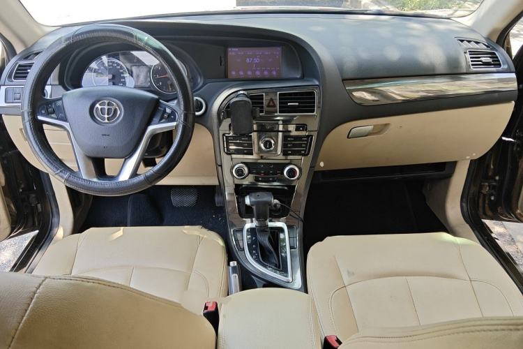 Used Brilliance V5 2012 1.5T Automatic Two-Wheel Drive Luxury Version Center Console