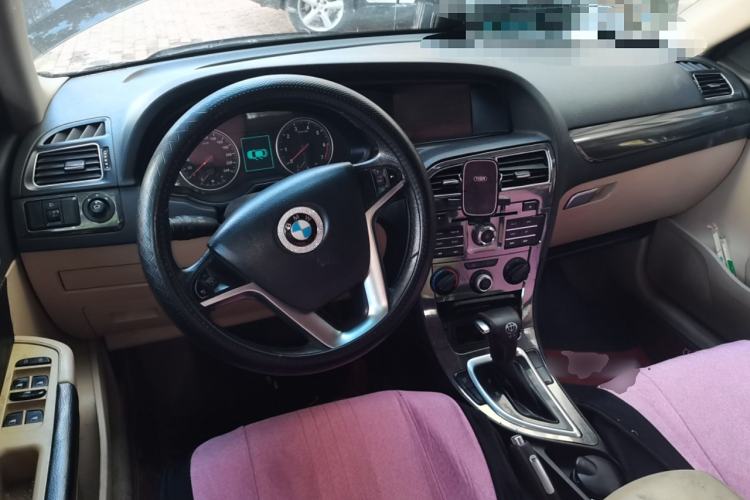 Used Brilliance V5 2012 1.6L Automatic Luxury Version Center Console
