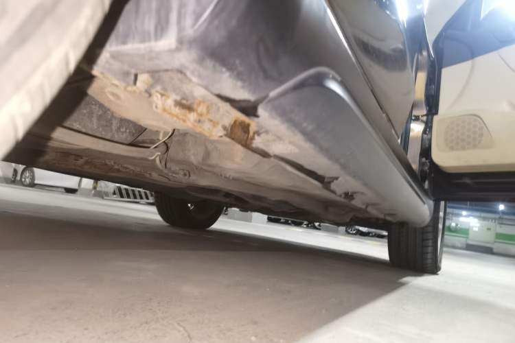 Used Brilliance V5 2012 1.6L Automatic Comfort Edition Chassis Rear Right