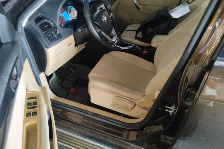 Used Brilliance V5 2012 1.6L Automatic Luxury Version Driver Seat