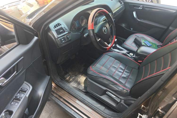 Used Brilliance V5 2012 1.5T Automatic Two-Wheel Drive Sport Version Driver Seat
