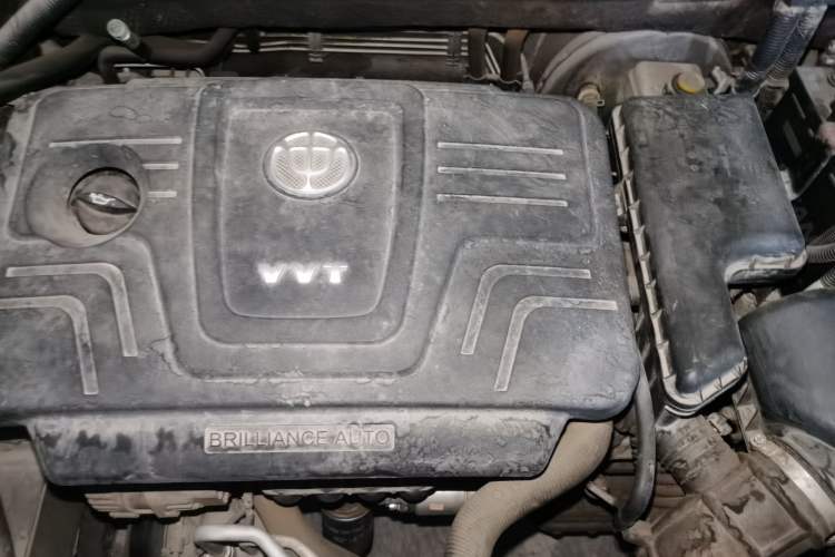 Used Brilliance V5 2012 1.6L Automatic Luxury Version Engine Bay