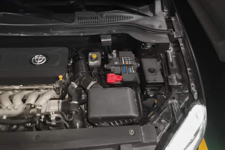 Used Brilliance V5 2012 1.5T Automatic Two-Wheel Drive Luxury Version Engine Bay Left