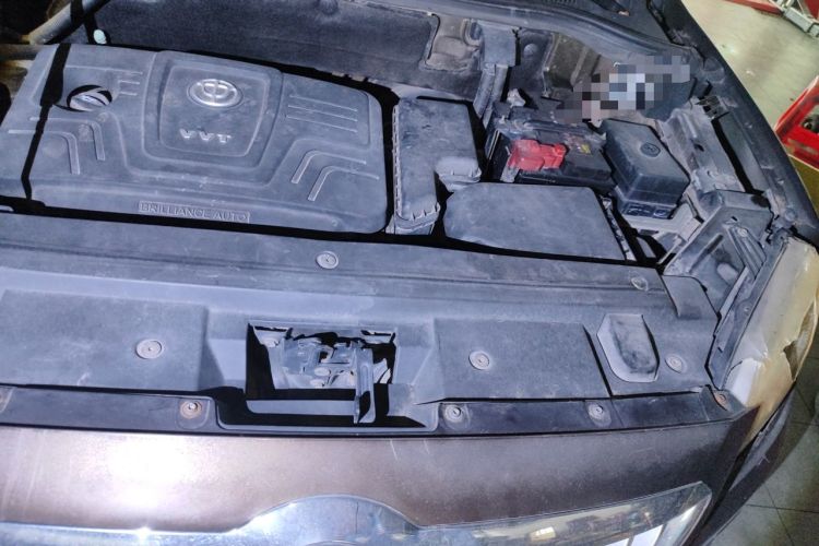 Used Brilliance V5 2012 1.6L Automatic Luxury Version Engine Bay Left