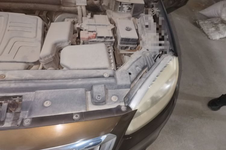 Used Brilliance V5 2012 1.6L Automatic Comfort Edition Engine Bay Left